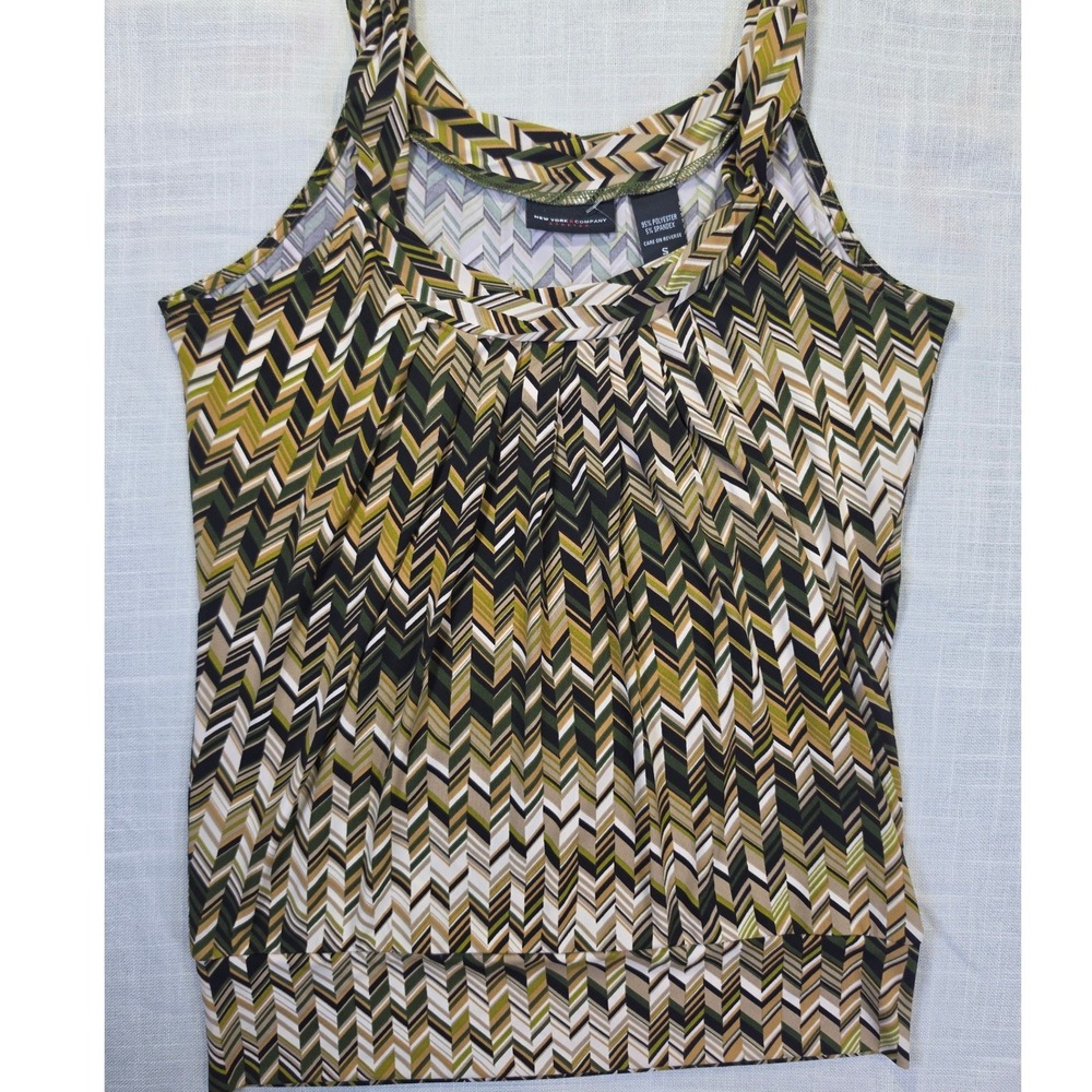 New York & Co Chevron Tank Top Olive Green Black Zigzag Pleated Blouse Small